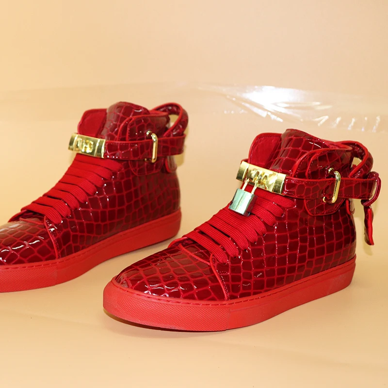 

2021 new black red high top board shoes for casual lovers