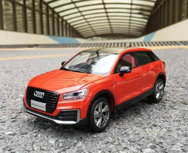 

Коллективная модель автомобиля из сплава AUDI A6 A4L R8 RS4 Q5L RS6 Q2L RS5, 1/18, 2019