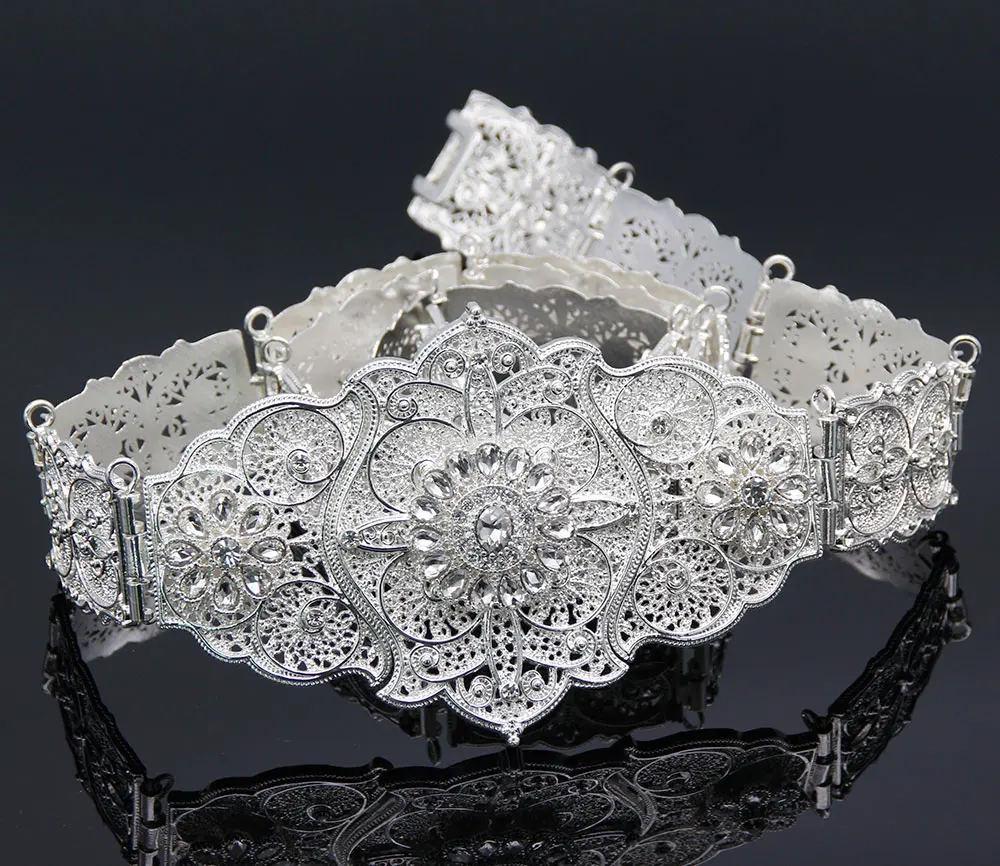 Женское вечернее платье с металлическим поясом модное Стильное Открытое цветком