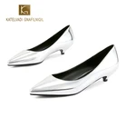 Туфли наивысшего качества; Женские туфли-лодочки из лакированной кожи на низком каблуке 3 см; Элегантные женские свадебные туфли; HZL-100