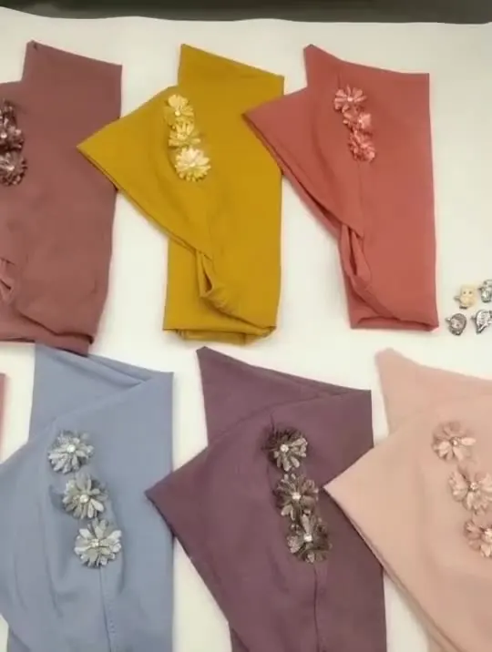 

Детский шарф ручной работы с тремя цветами