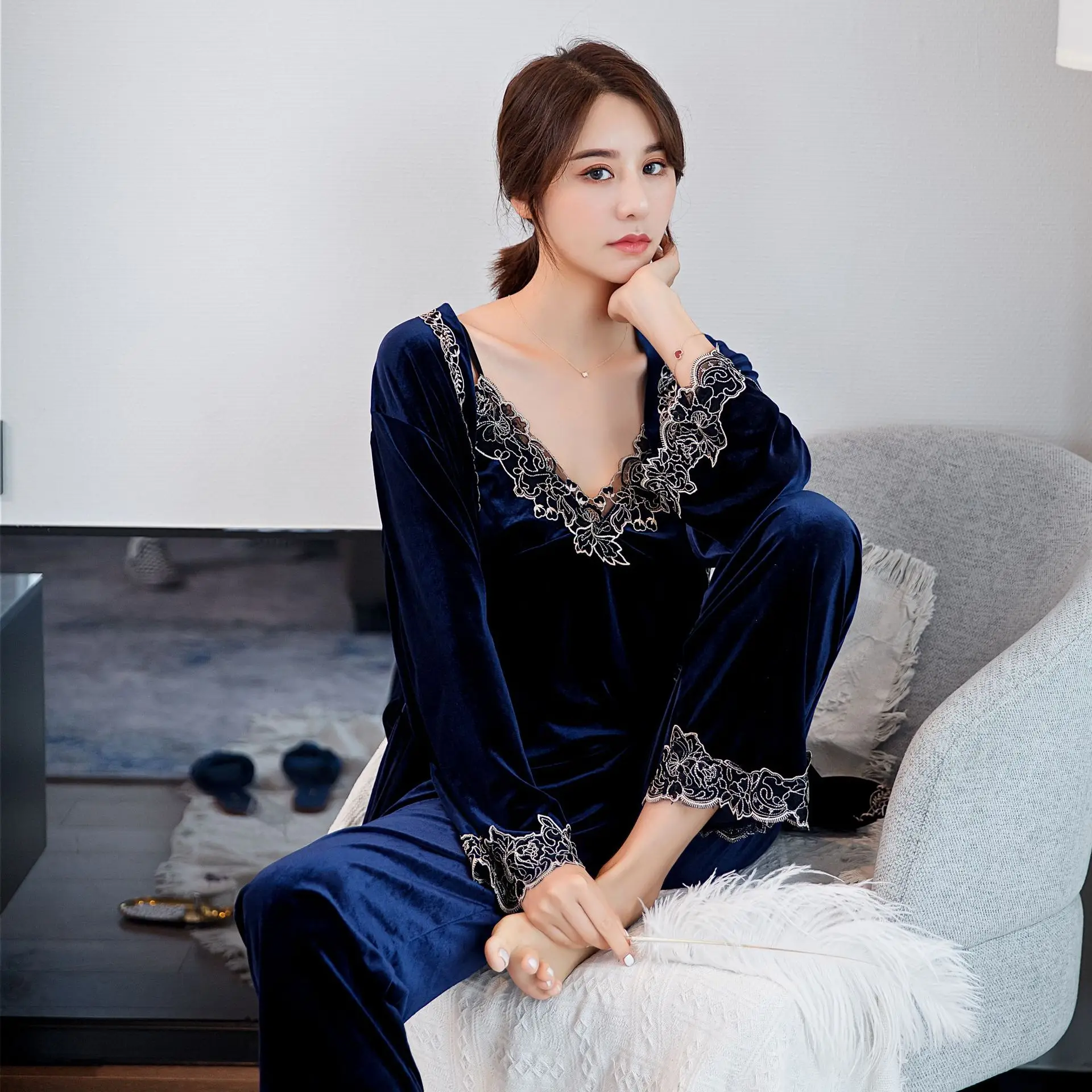 

2021 Autumn New Velour Women 3PCS Robe Set Casual Kimono Bathrobe Gown Velvet Sleep Set Sexy Lace Homewear Intimate Lingerie