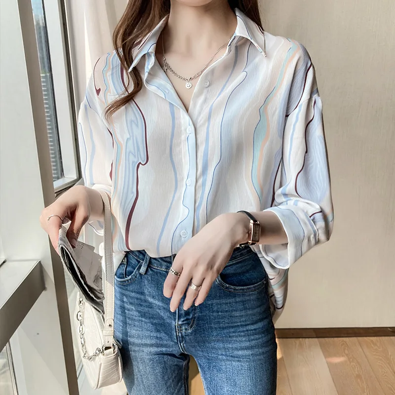 

2021 summer new style three-quarter sleeve printed chic shirt design sense niche loose sunscreen top women