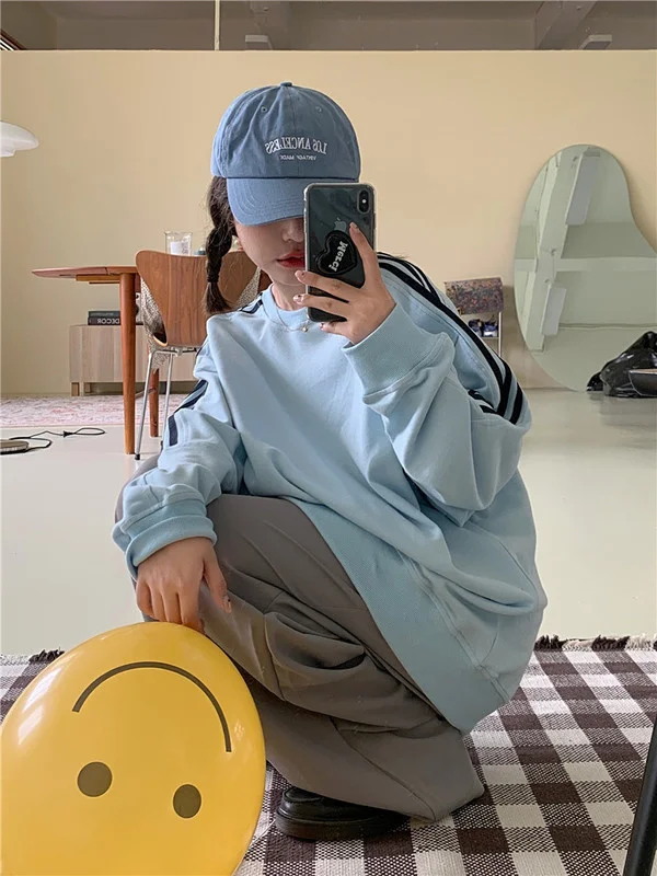 

Свободный круглый в стиле ретро