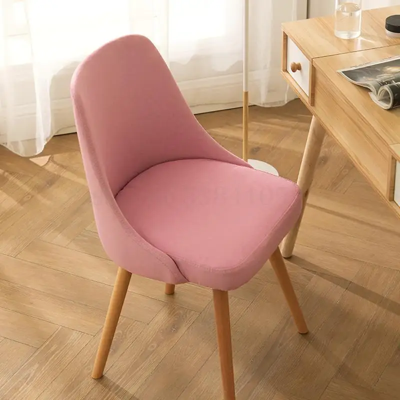 Стул со спинкой в скандинавском стиле из массива дерева красный для спальни