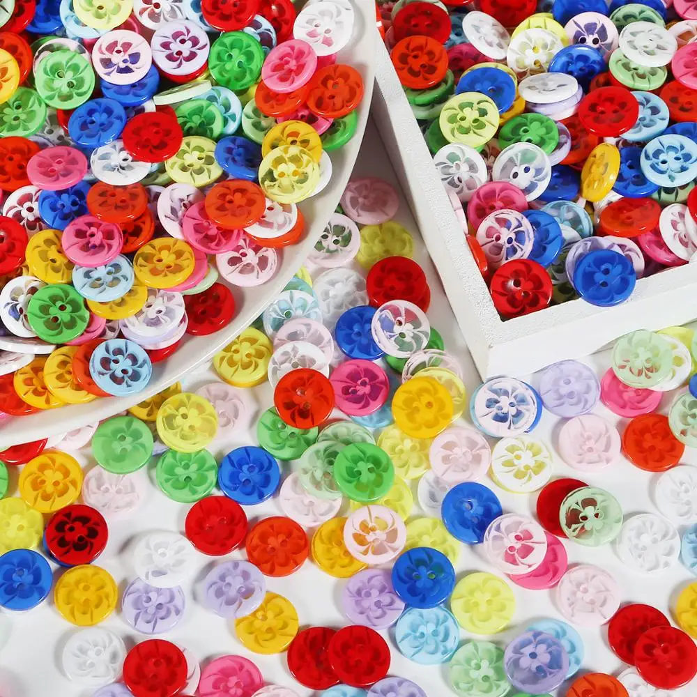 100 шт. лидер продаж 14 мм разные прозрачные в форме цветка окрашенные пуговицы из