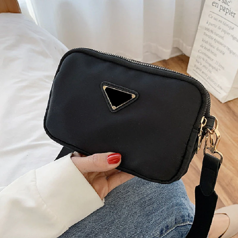 

Luxury Brand Designers Purses and Handbag Women Casual Travel Shoulder Bag Girl Retro Party Crossbody Bag Lady Vintage Waist Bag