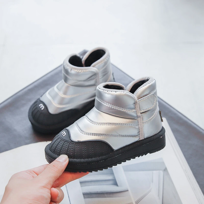 

Зимние ботинки для мальчиков и девочек, ботинки на толстой плюшевой подкладке, детская модная Нескользящая водонепроницаемая кожаная обув...