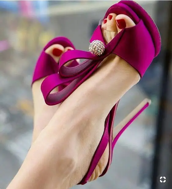 Красные атласные туфли Женские сандалии Туфли с открытым носком Пикантная