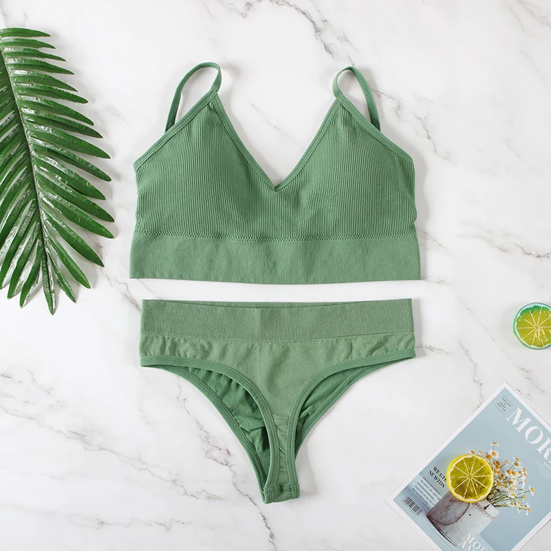 Комплект женского нижнего белья бесшовный с бюстгальтером пуш-ап | Женская