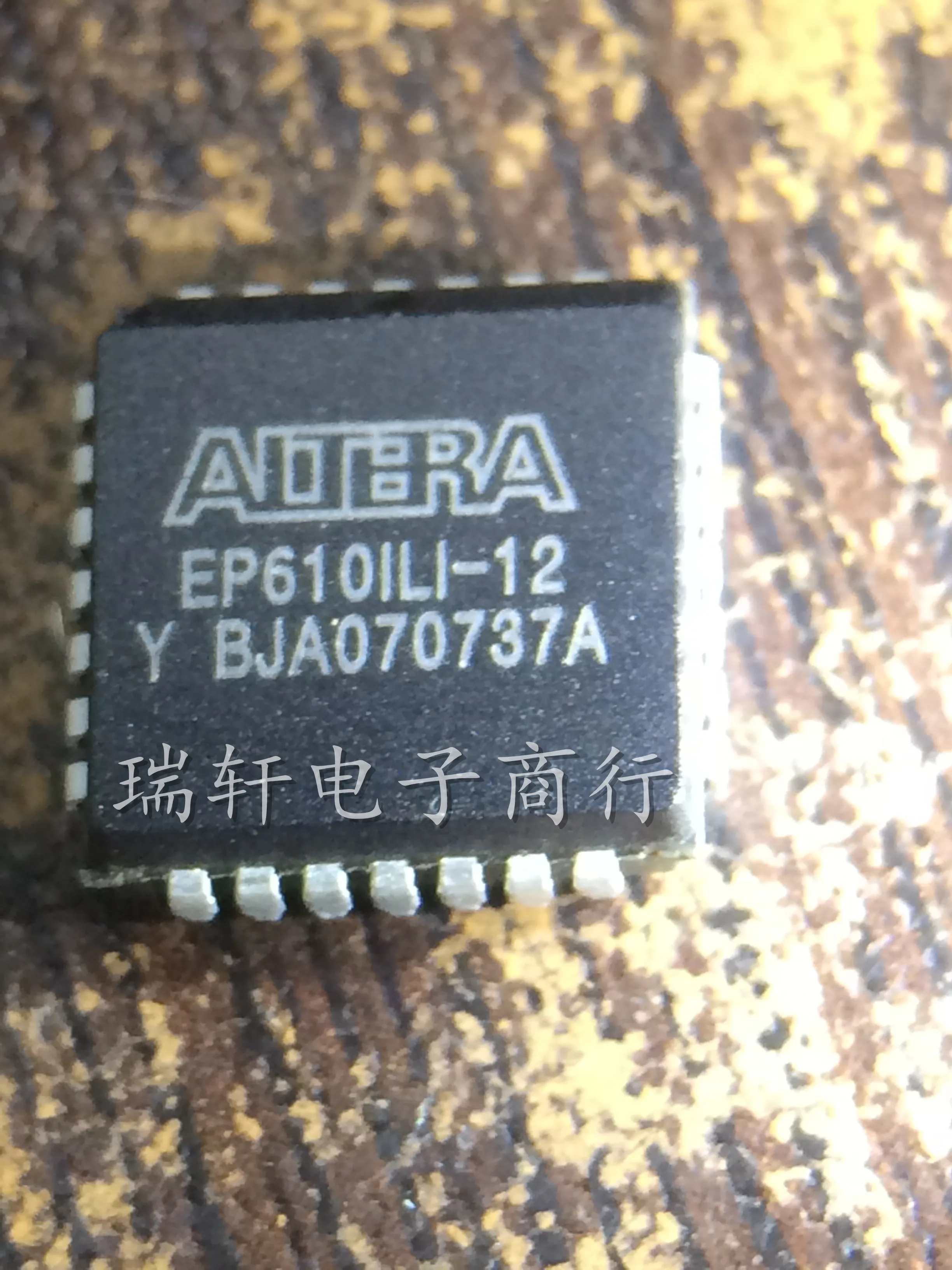 

Freeshipping EP610ILI-12 PLCC22 EP610ILI-15 EP610ILI-20