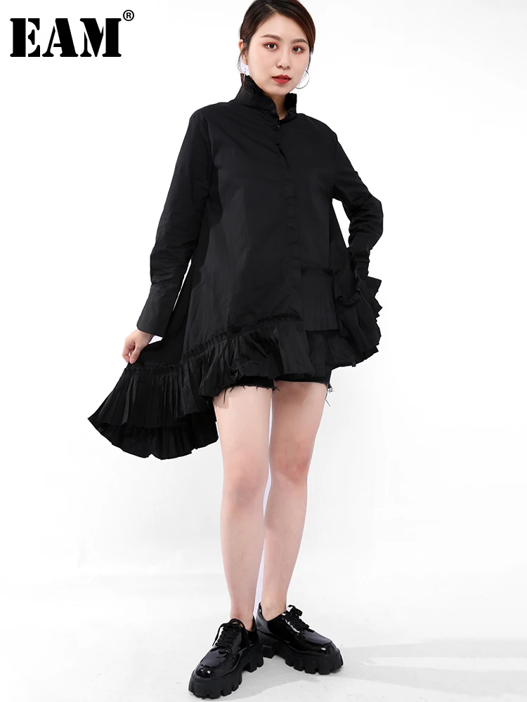

[EAM] 2022 New Spring Autumn Stand Collar Long Sleeve White Loose Irregular Hem Pleated Loose Shirt Women Blouse Fashion JI82400