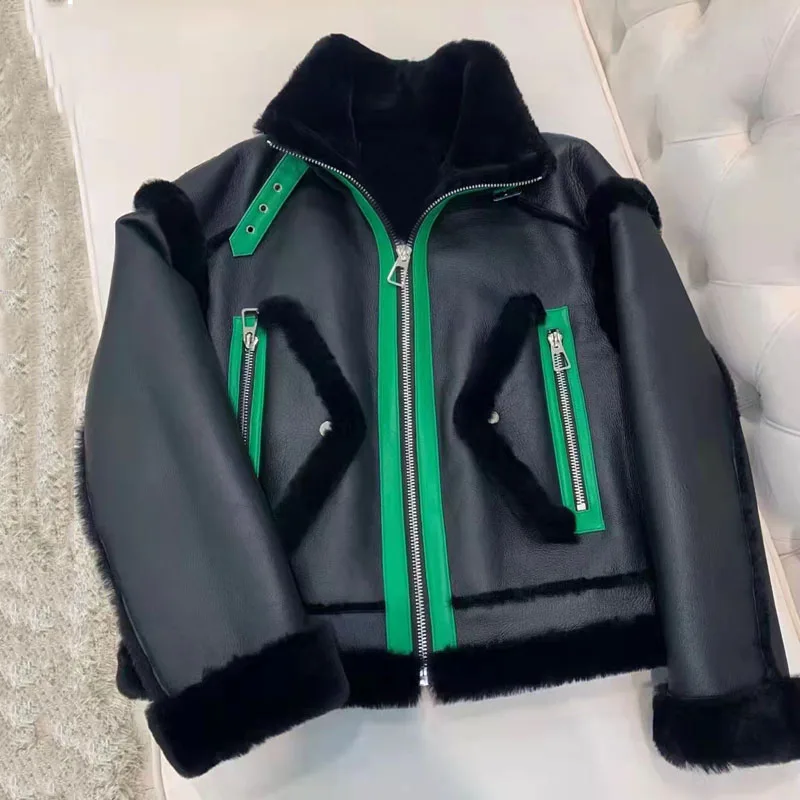 Импортная куртка из овечьей шкуры короткая зимняя женская зеленая полоска