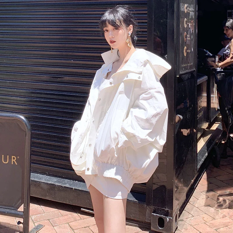 Женская ветровка с капюшоном белая Базовая куртка большого размера летняя