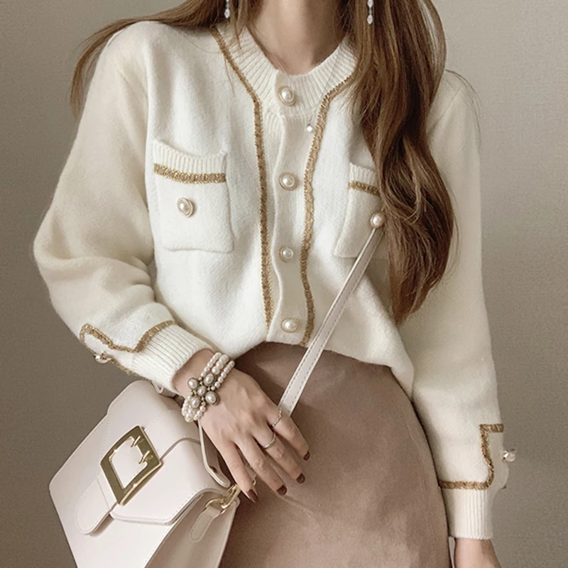 

2021 Autumn New Chic Pearl Button Sweaters Fashion Knitted Cardigans Women O-neck Casual All-match Double Pockets Knitwear Coat