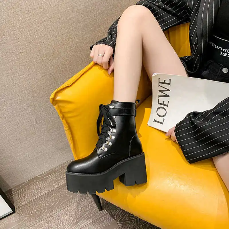 

Autumn and winter 2020 new simple and car line women's shoes Knight boots thick sole thick heel high heel boots