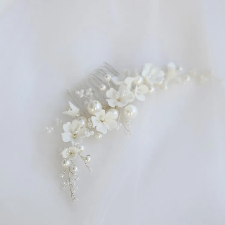 Женский свадебный гребень для волос ручной работы с белым фарфоровым цветком
