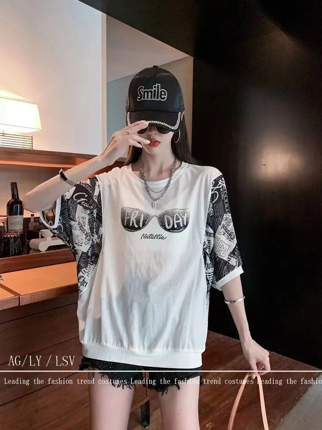 

2021 Summer European New Women Fashion Glasses Beaded Top Letter-Printing Batwing Sleeve Loose T-shirt Fashion Pullover Tee