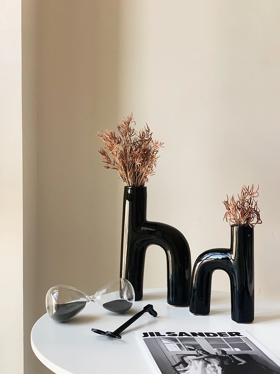 

Black h-shaped vase Nordic minimalist irregular letters ceramic flower shaped decorative ornaments