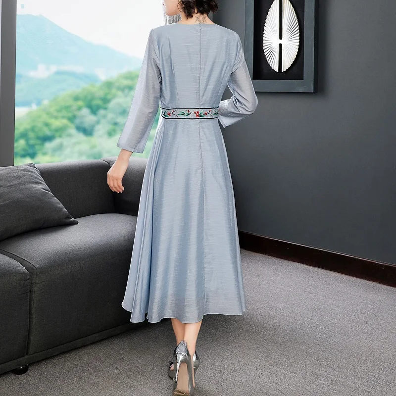 

High Quality Runway Dress 2020 Spring Women V-Neck Vintage Embroidery 3/4 Sleeve Mid-Calf Apricot Blue Dress Plus Size XXL