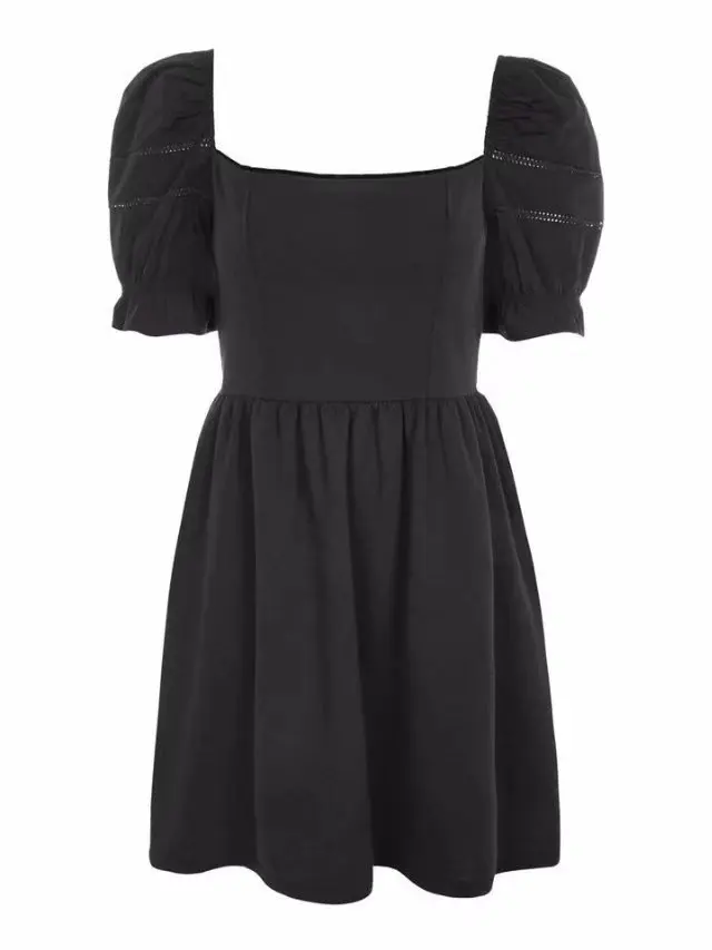 

Wind 2019 new black bubble sleeve one line collar waist slim holiday dress little black skirt girl