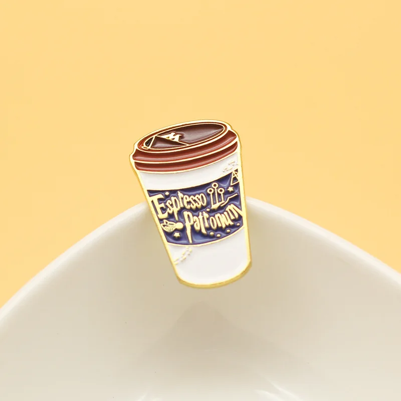 Брошь бариста в стиле ретро с ручкой виде кофемашины значок листьев и цветов для