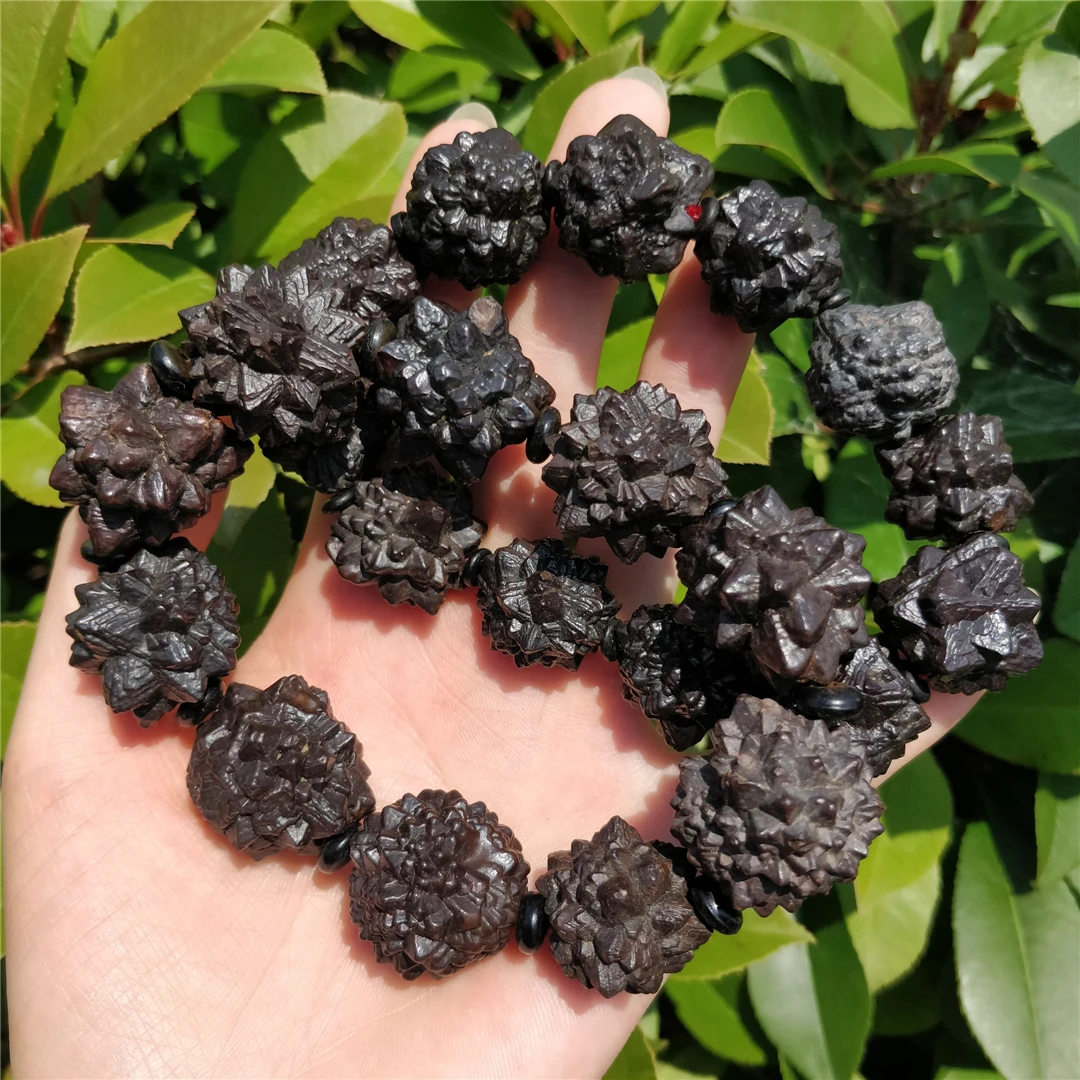 Кварцевые натуральные черные алмазные кристаллы пророчество скала карбонат