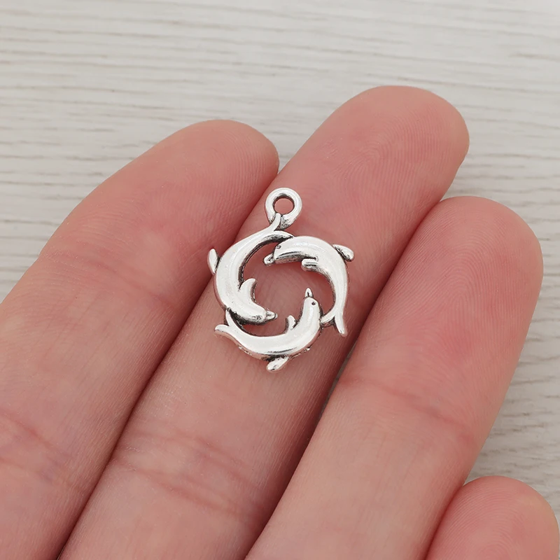 

Подвески-талисманы в виде тибетских серебряных дельфинов, морских животных, для ожерелья, ювелирных изделий, изготовление сережек, 20x16 мм