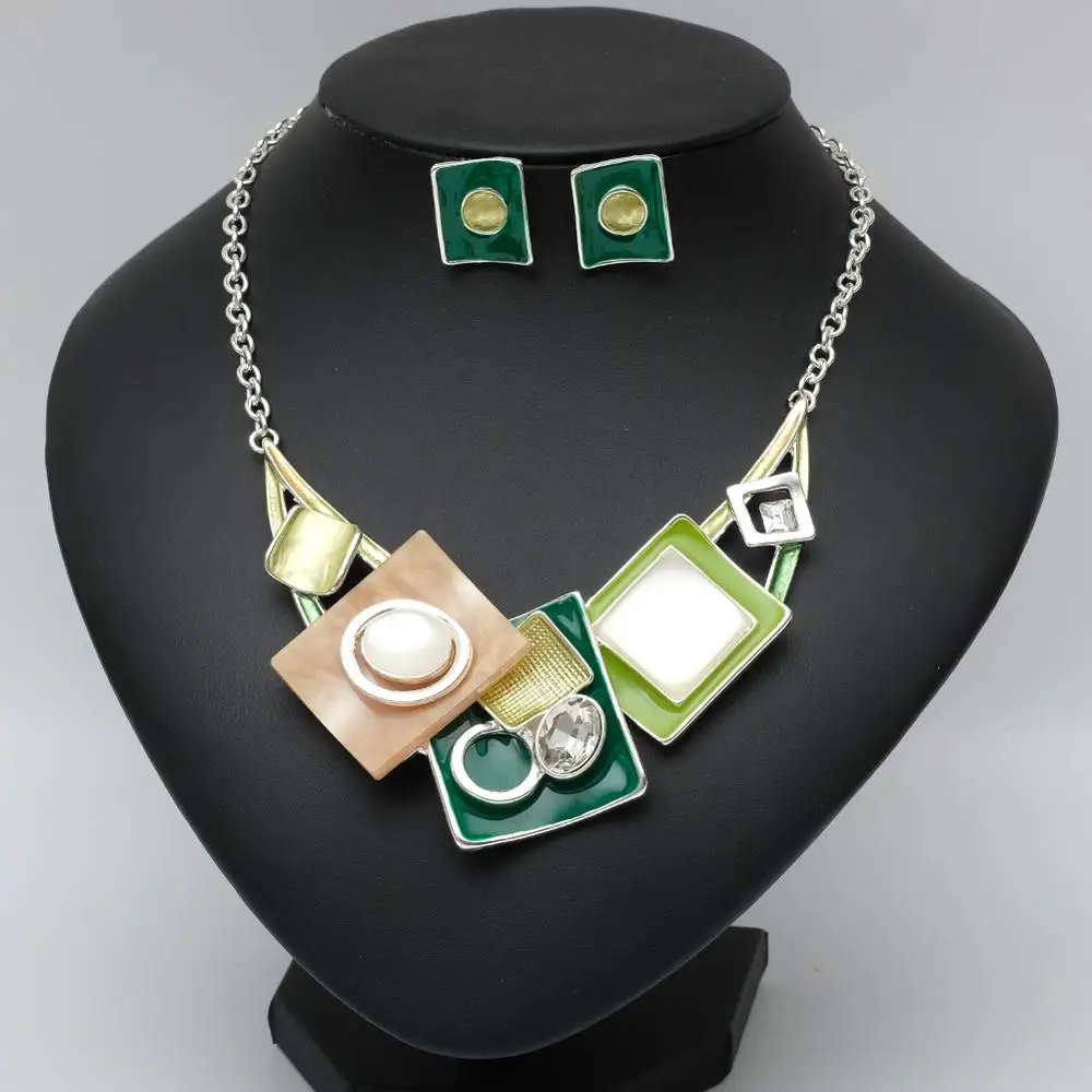 Комплект ювелирных изделий для женщин массивное ожерелье и серьги с эмалью