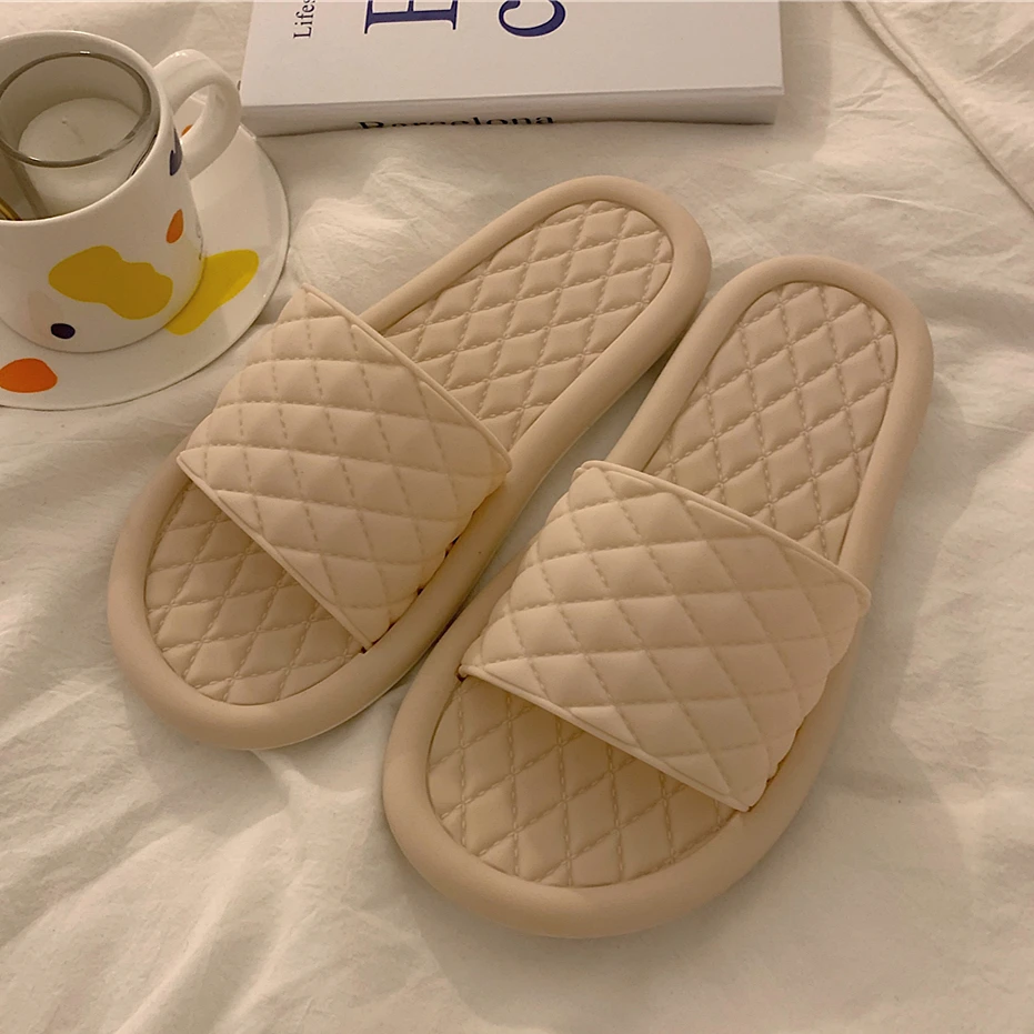 

Sandals and slippers female summer 2021 new net red fashion simple trendy flat slippers soft bottom solid color fashion.