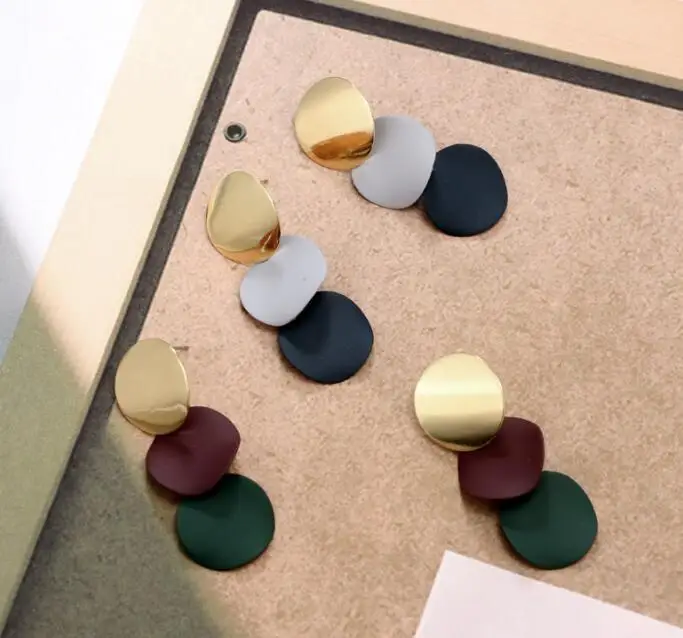 

100pcs/lot temperament geometric concave-convex color matching small wafer wind chime fashion earrings trend round earrings
