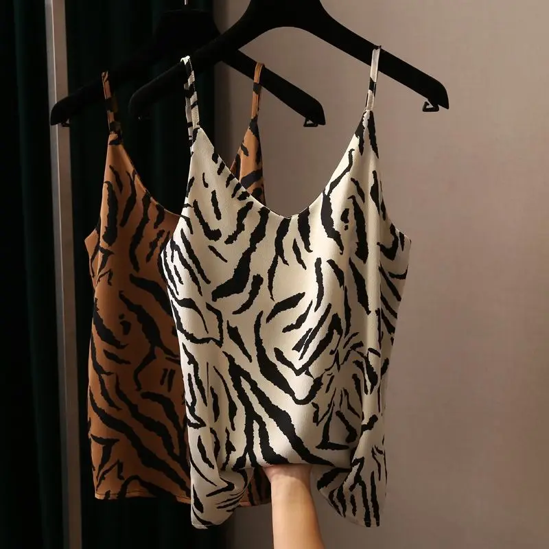 

Spaghetti Strap Tank National Style Spring Summer Women Sexy Sleeveless Top Women Vintage Print V Neck Tops