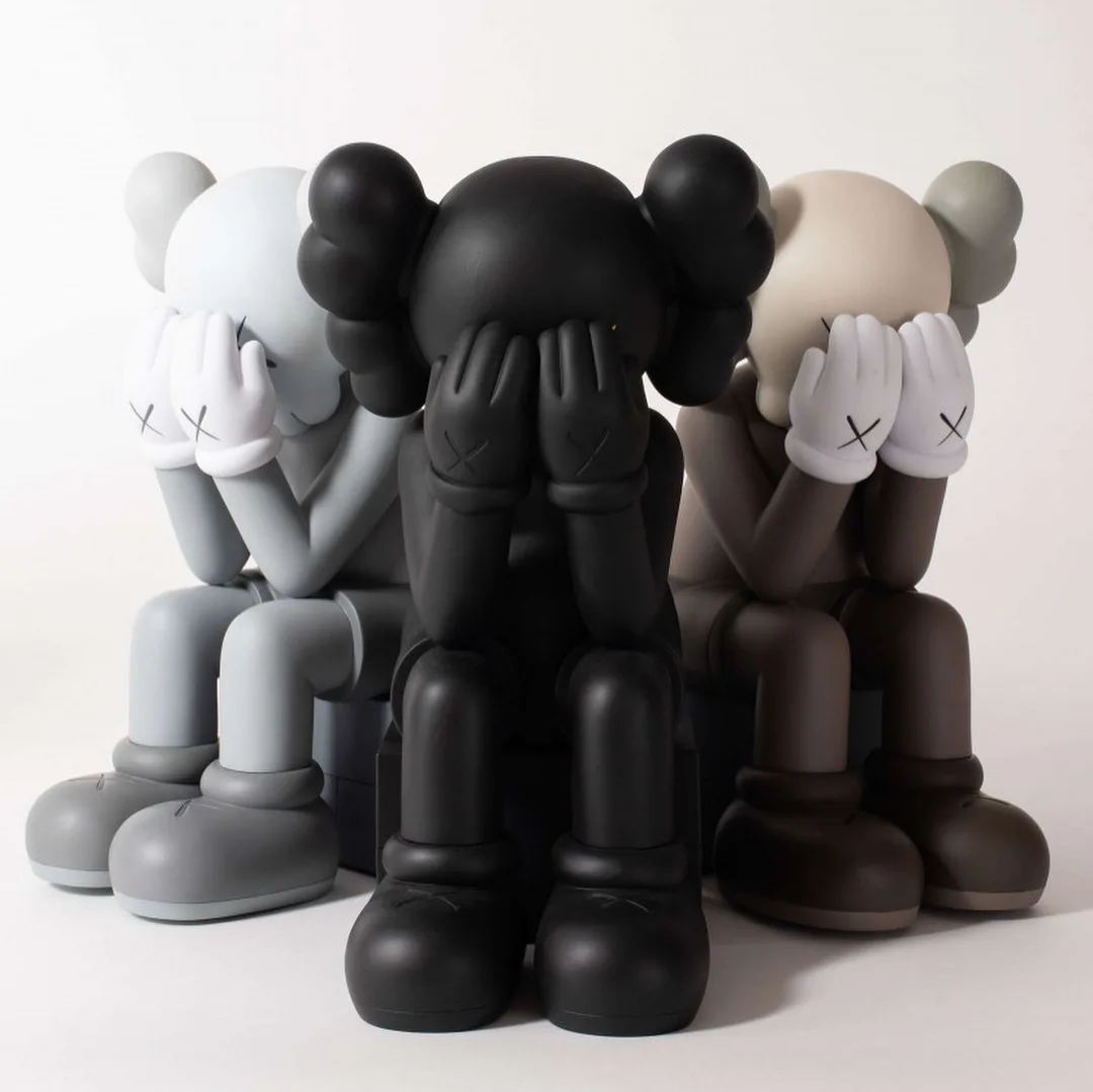 

MAND KAWS Harbour City 28cm Sitting Anime Figure PVC Model Trendy Room Decoration Popular Toy Doll Christmas Gift Sesame Street