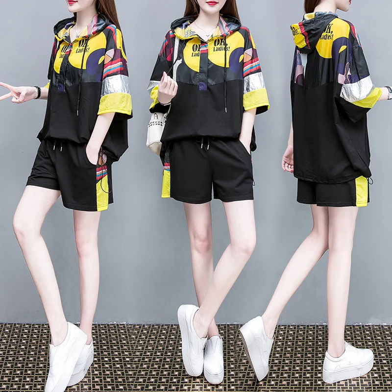 

Large size Women's Print 2 Piece Outfits Pullover hoodies Tops and shorts Sweatsuit Sets female fashion plus size suits