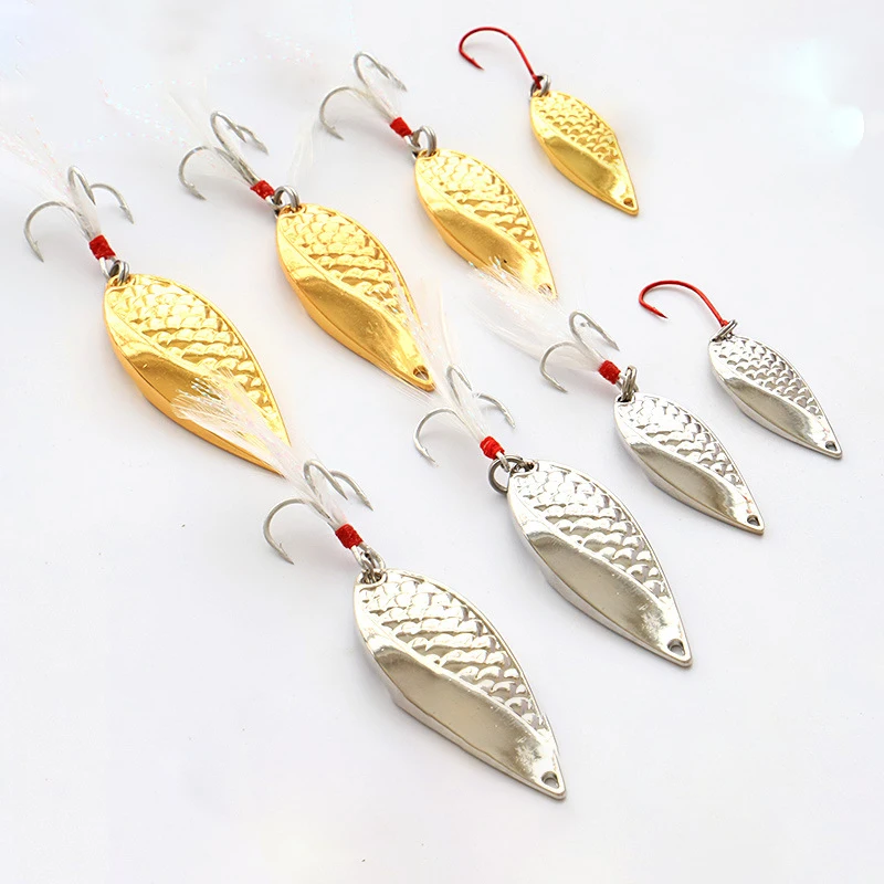 Жесткая блесна для спиннинга в виде змеи с металлическими блестками и тройным