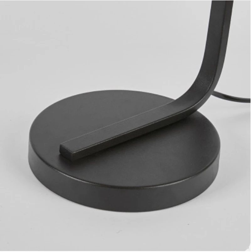 Простая настольная лампа прикроватная 220 В для спальни гостиной кровати