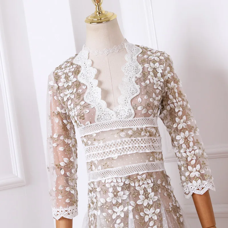 

Spring Party Dress New Fashion 2019 Women V-Neck Three Quarter Sleeve Sexy Dress Lace Spliced Mesh Floral Embroidery Long Dress