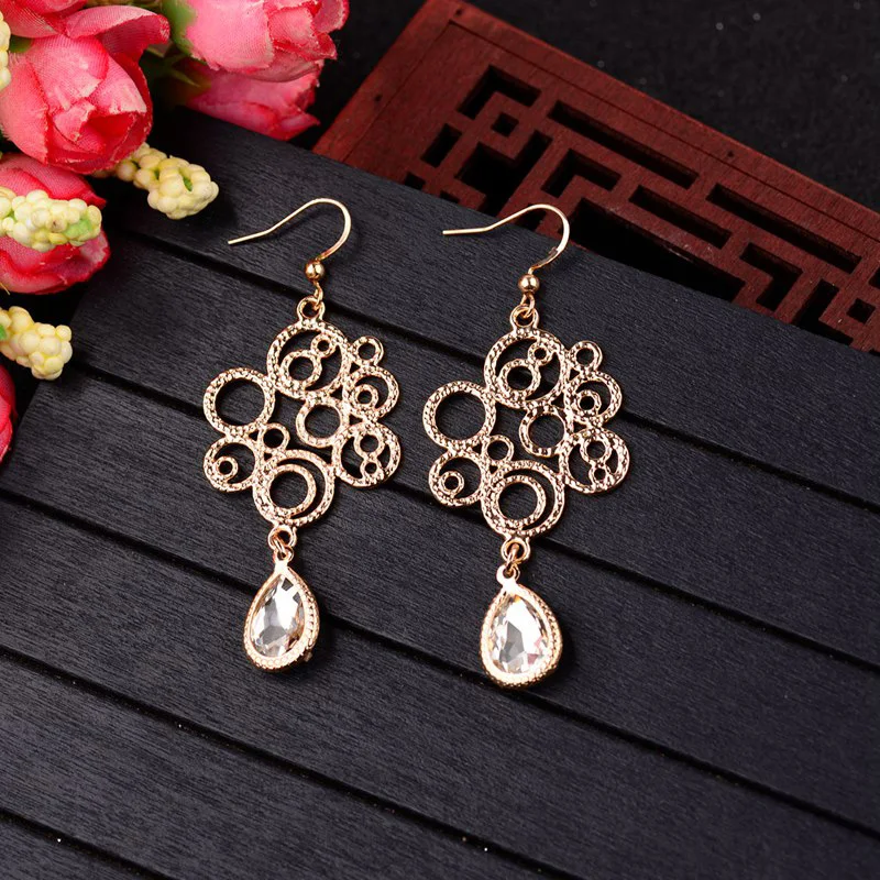 Женские длинные висячие серьги CARTER LISA золотого цвета с большими кристаллами