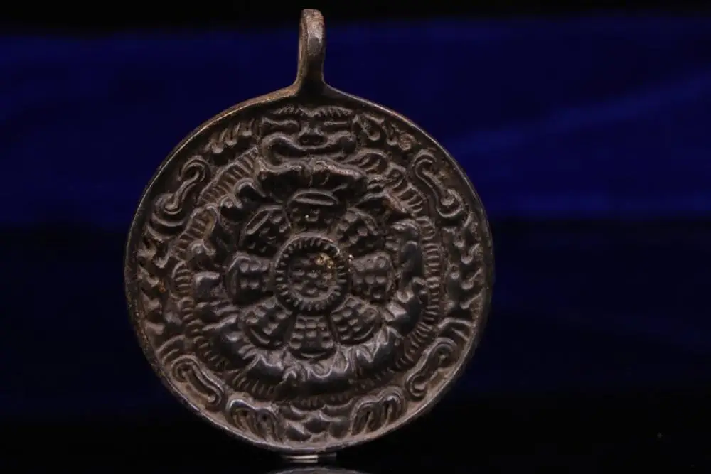 

Wedding Decoration 2" Tibet Buddhism Temple Old bronze Old buddha statue Black Mahakala Buddha Statue Amulet pendant