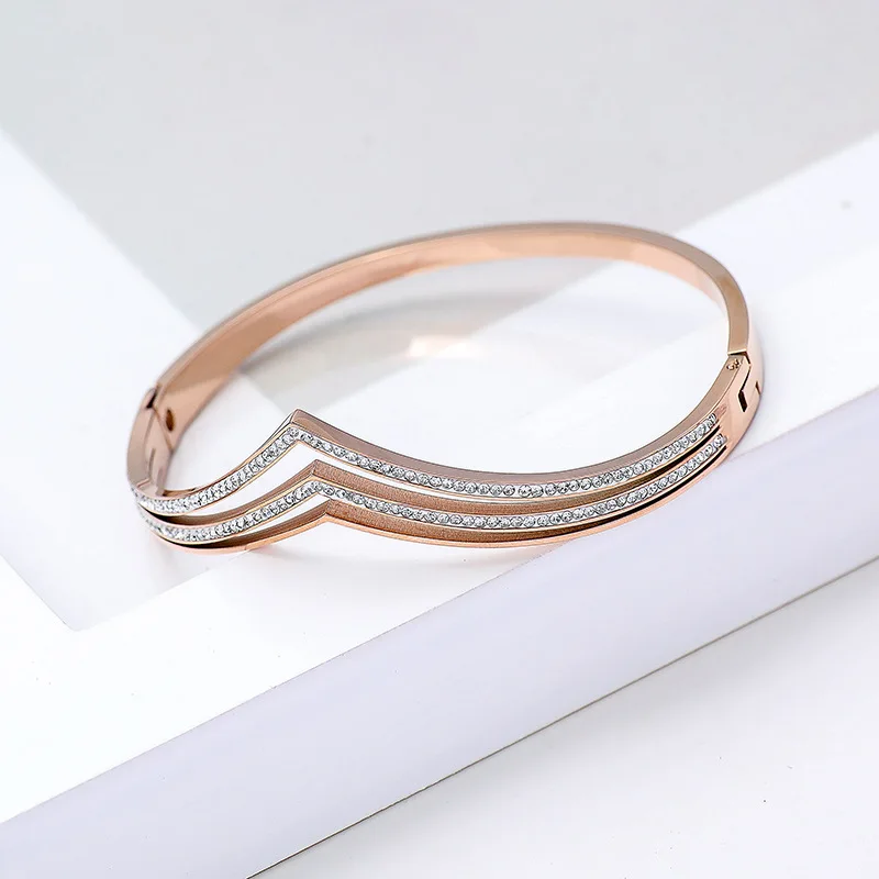 Лаконичный браслет с отделкой из мельницы покрытый розовым золотом для женщин