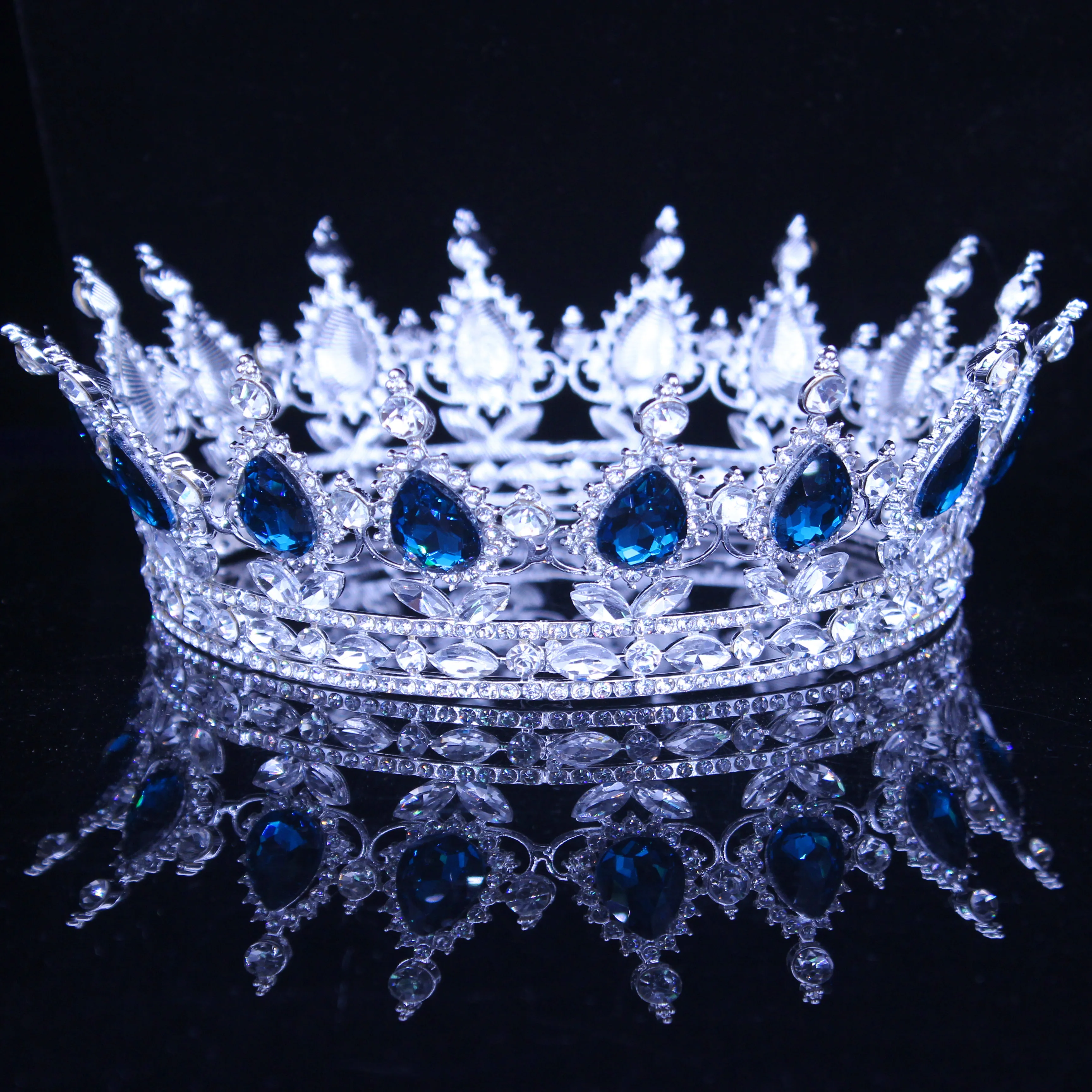 Женская свадебная диадема с кристаллами