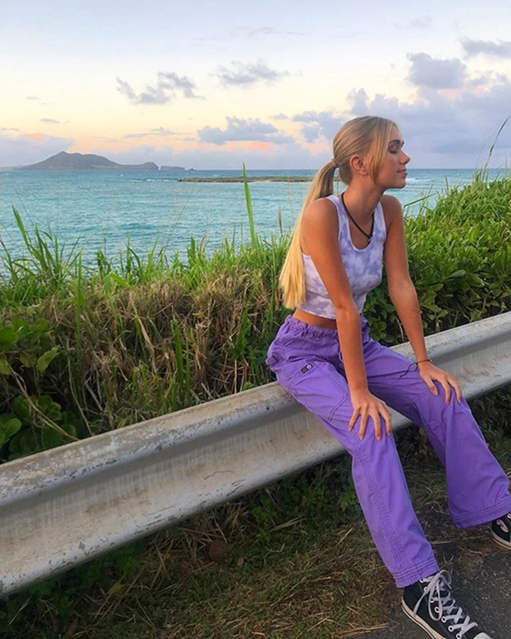 Трикотажный жилет с круглым вырезом и принтом граффити|Майки| |