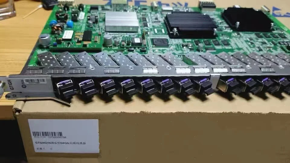 

GTGH olt gpon 8-портовый 16-портовый ZTE C300 C320 GPON OLT GTGO полностью оснащен модулем B + C ++, бизнес-плата