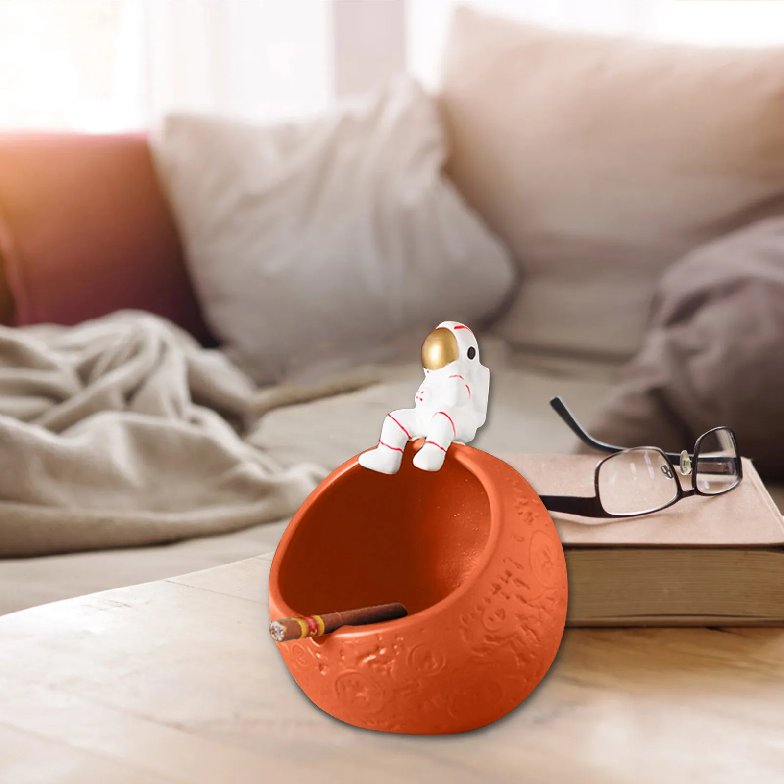 Пепельница астронавт креативная пепельница для дома симпатичная с мультяшным