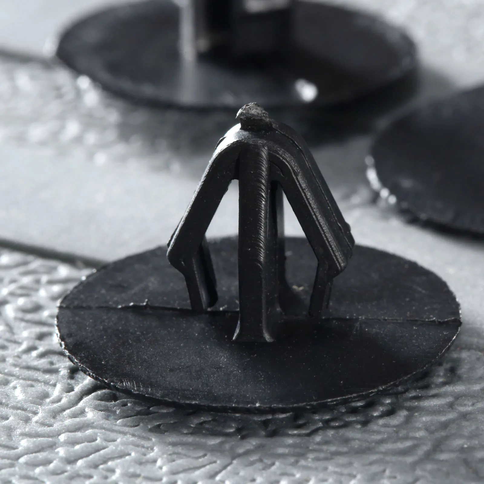 Клипсы для автомобильного бампера пластиковые заклепки с отверстием 12 мм 50