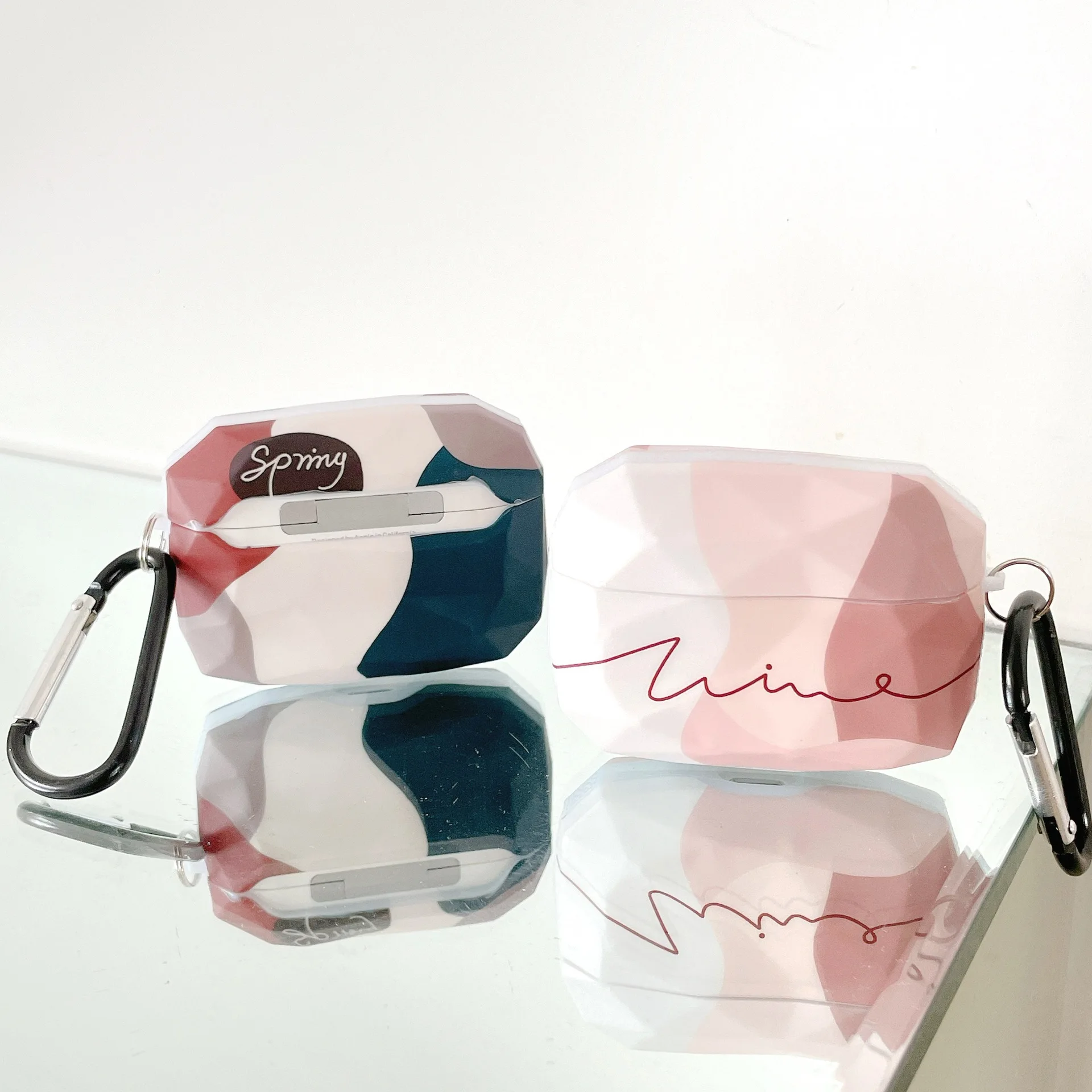 

Мягкий чехол с брелоком для наушников Apple AirPods Pro