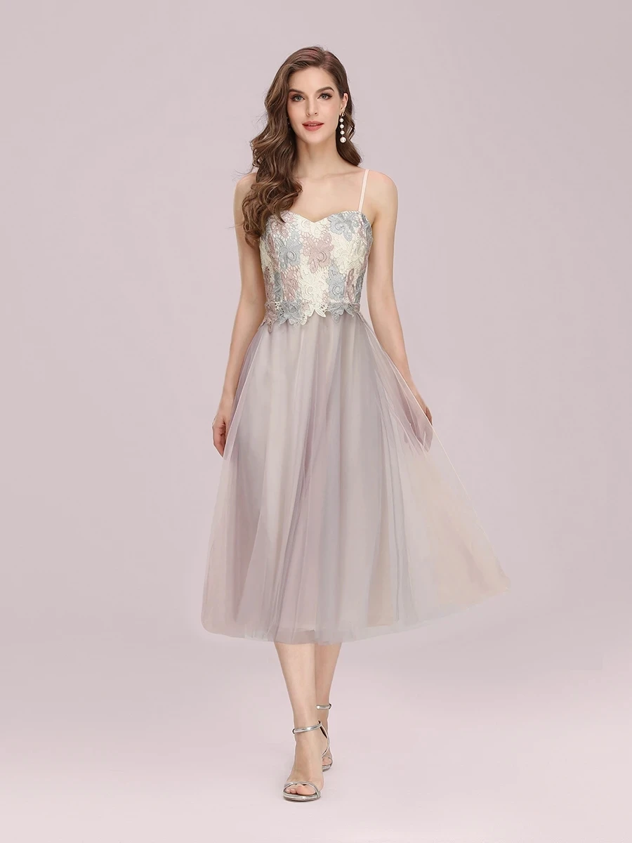 

Romantic A-Line Short Tulle Wholesale Bridesmaid Dress with Appliques
