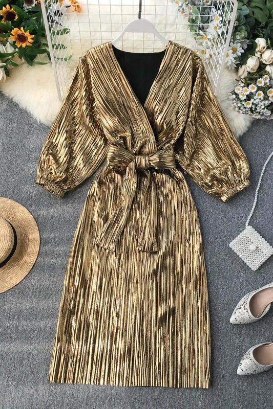 

2020 new women's clothes spring and summer French retro palace style V-neck pleated bubble sleeve pleated skirt