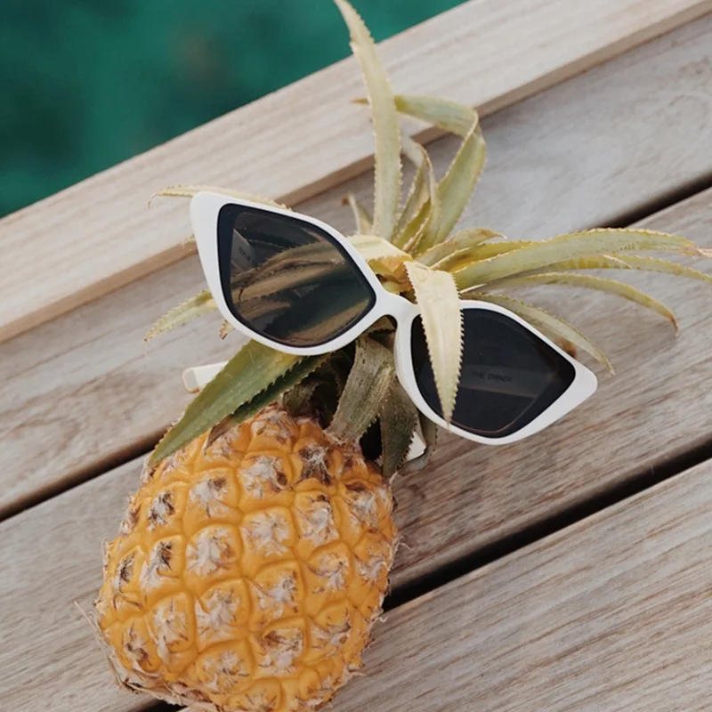 

Sunglasses Women Trending Fashion Rhombus Cat Eye Glasses Vintage Mercury Lenses Luxury Designer Men Driving Eyeglasses Vendors