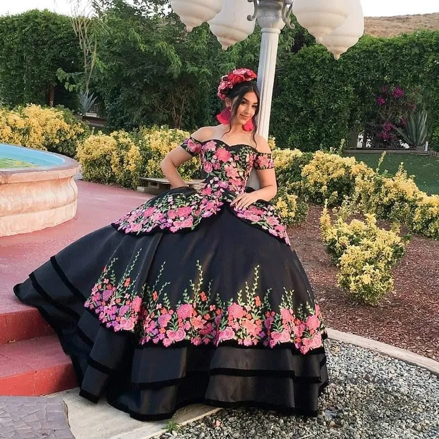 Уникальные черные платья Quinceanera мексиканское Пышное Платье с коротким рукавом